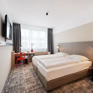 Wyndham Garden Messe 4* Múnich